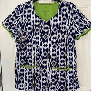 Healing Hands M scrub top